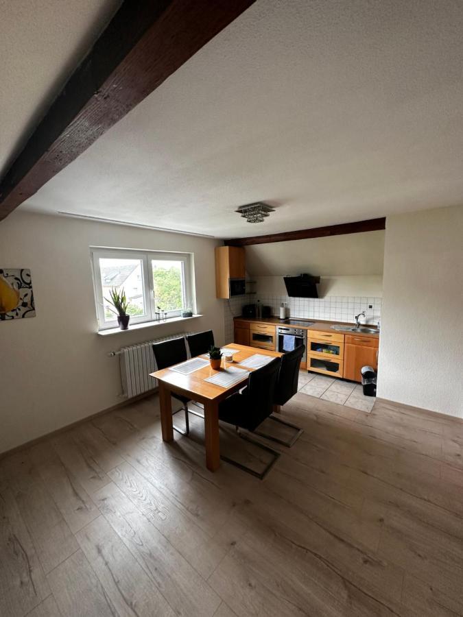 Schoene Ruhige Wohnung In Anliegerstrasse 埃森 外观 照片